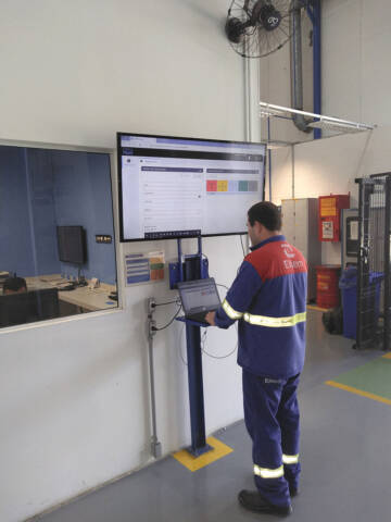 Wartungstechniker mit CMMS